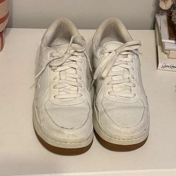 ALO Yoga White Athletic Shoes - Picture 2 of 5